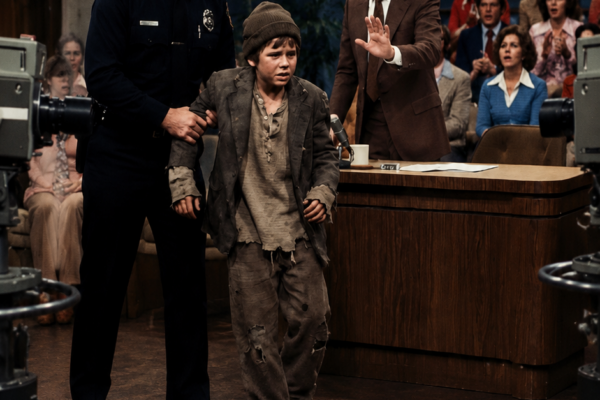 Homeless boy CRASHED Johnny Carson’s show to say thank you — what Johnny did next shocked America 