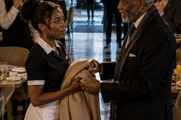 A Black Waitress Gave Her Coat to a Shivering Old Man—The Next Morning, Everyone Was Left Speechless