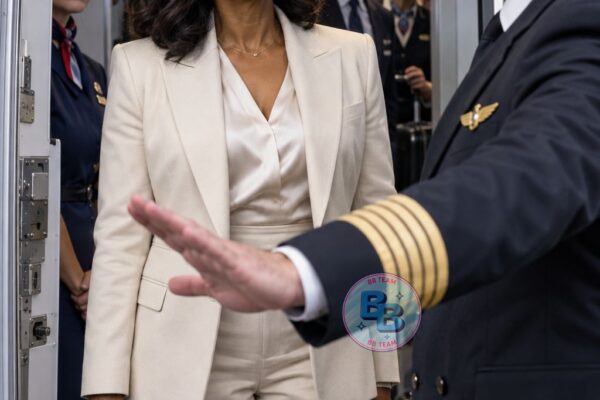Pilot Refuses to Let Black Woman Board — Then Discovers She’s the Airline’s New CEO