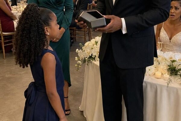“MY EX-HUSBAND CALLED ME DE.AD WEIGHT AT HIS OWN WEDDING TOAST — MINUTES LATER, OUR NINE-YEAR-OLD DAUGHTER HANDED HIM A GIFT BOX THAT ENDED HIS SECOND MARRIAGE BEFORE IT EVEN BEGAN”